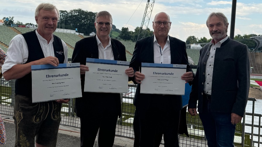 Starkes Ehrenamt, starkes Handwerk Vier heimische Handwerksmeister in München ausgezeichnet