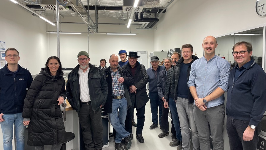 Metallbauerinnung Mittelfranken-Süd besucht „Fabrik der Zukunft“ bei Leoni in Roth